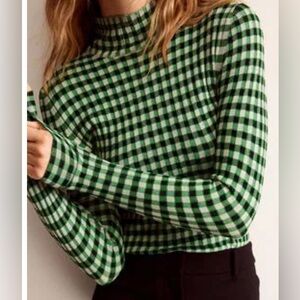 Boden women’s hot pepper fitted check green and Black check top